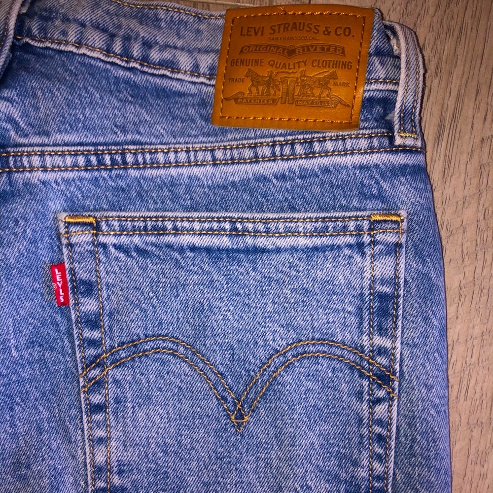 Levi’s premium denim light wash jeans NWOT